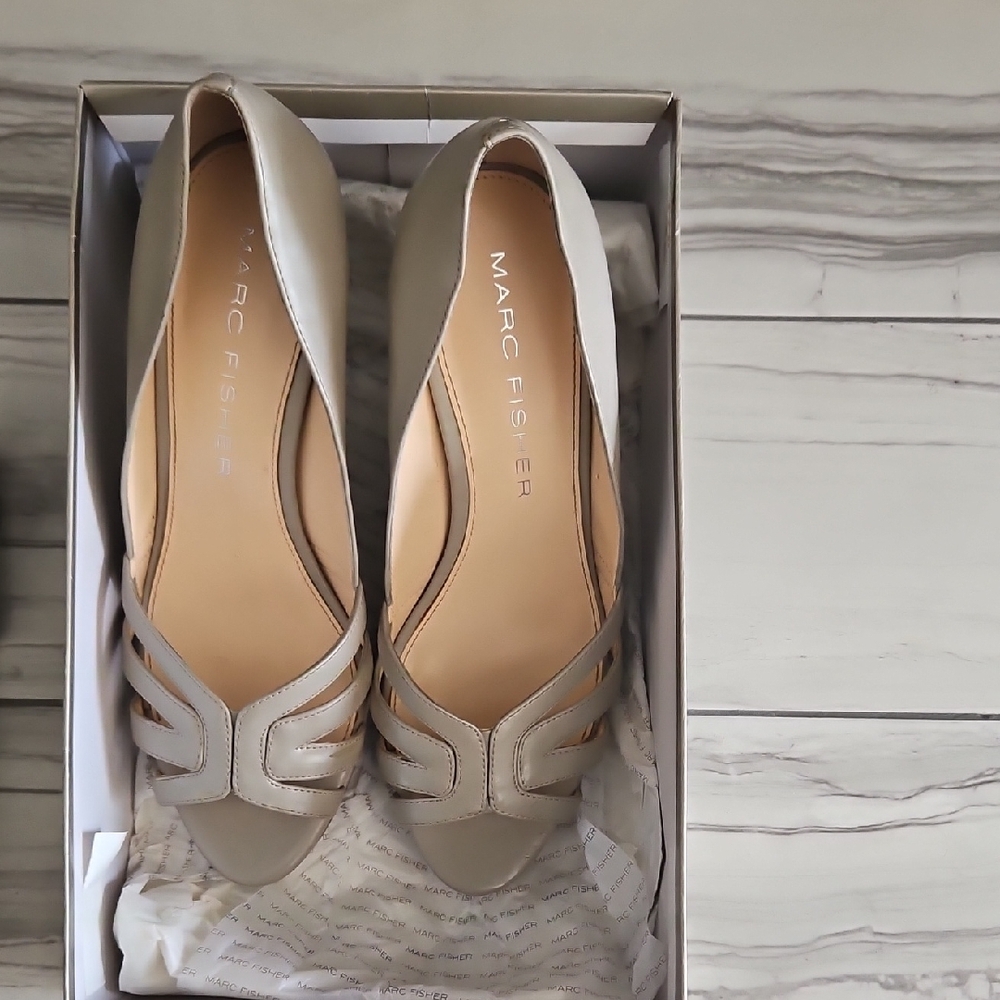 Marc Fisher Gray Suede Heels with Pointed Toe